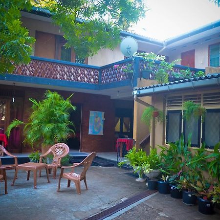 Lake View The Tourist Guest House 아누라다푸라 외부 사진