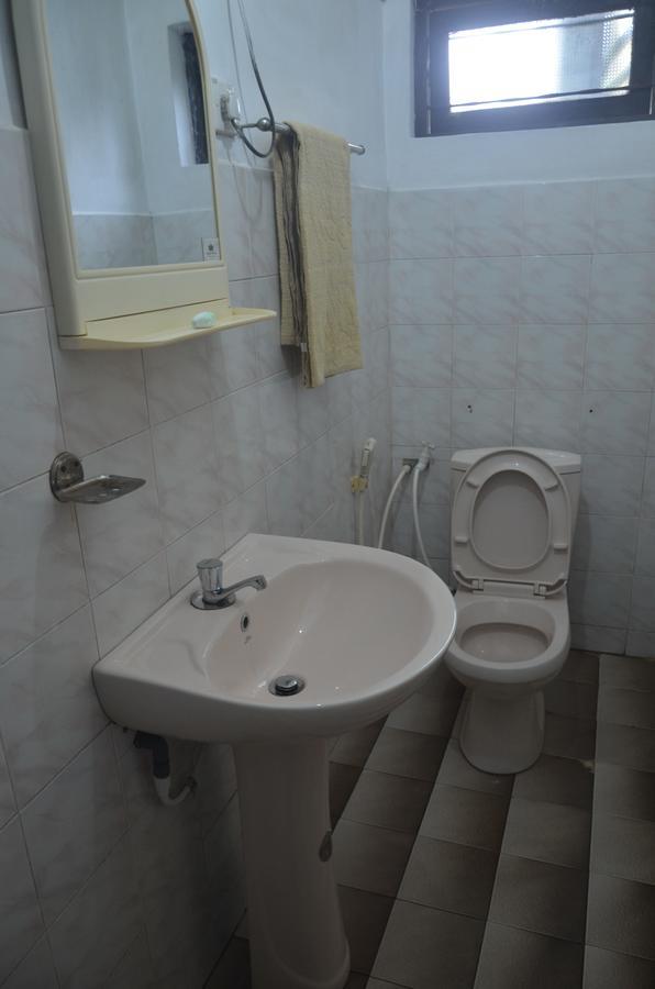Lake View The Tourist Guest House 아누라다푸라 외부 사진